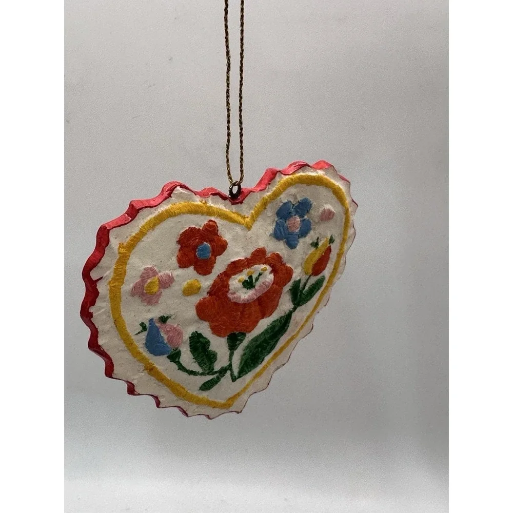 Vintage Folk Art Heart Christmas Ornament Floral Plastic Wall Hanging